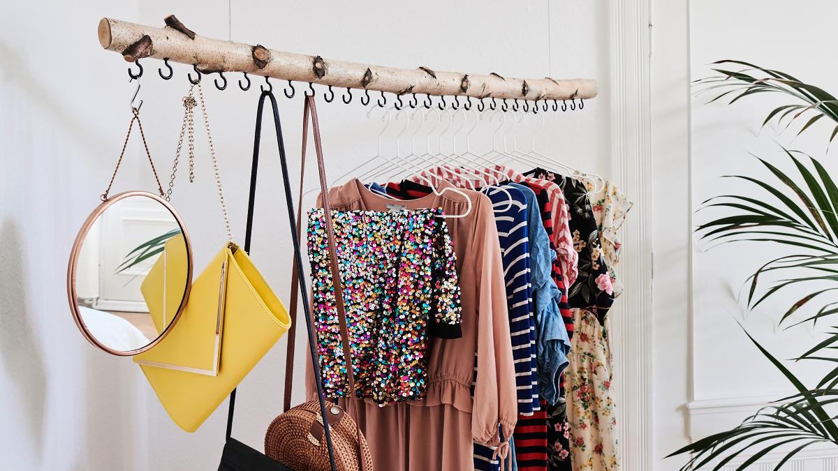 werkzaamheid talent Zuidoost Een persoonlijke blikvanger: maak eenvoudig zelf een kledingroede van een  tak | Bosch DIY
